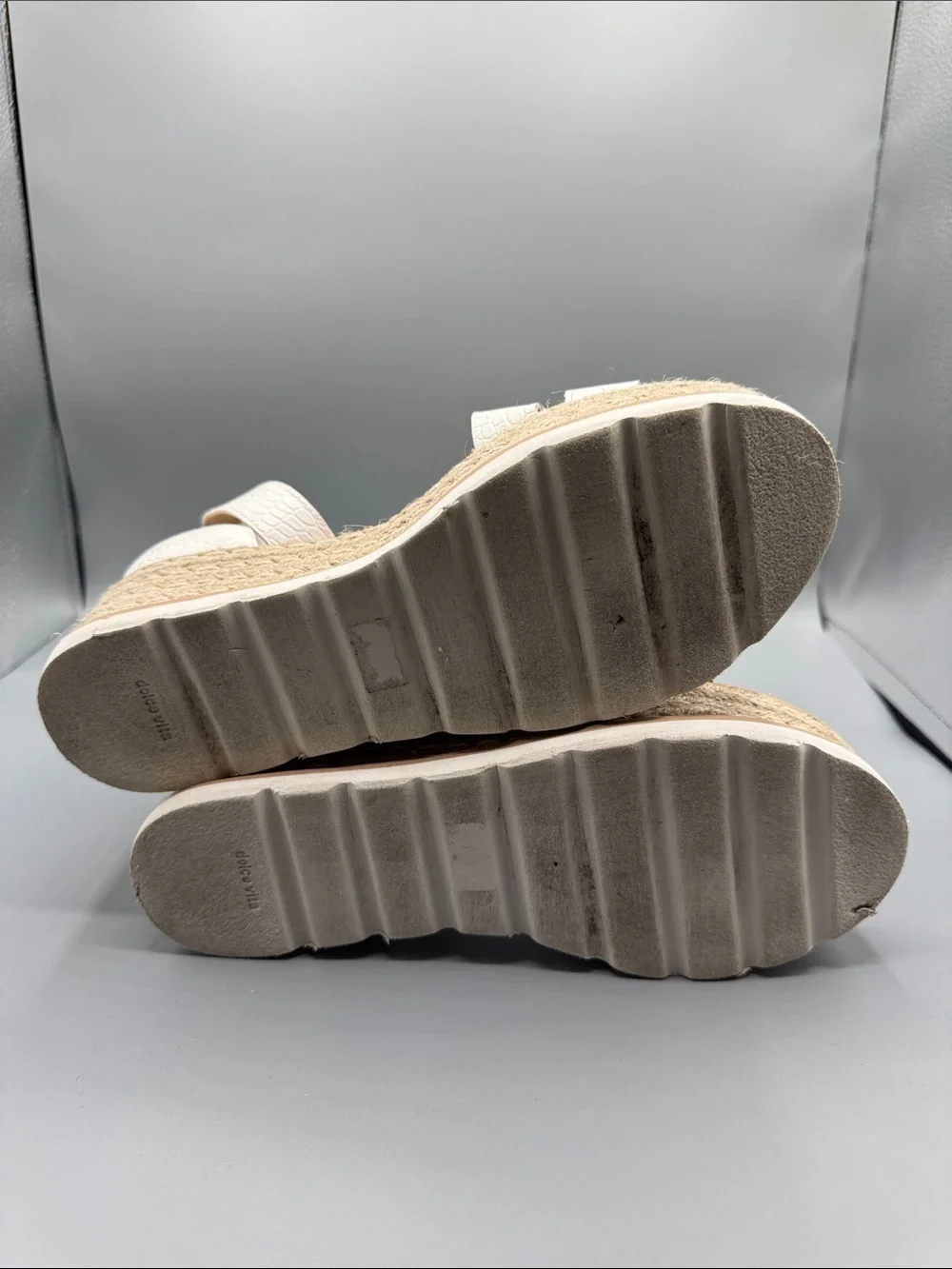 Dolce Vita White Croc-Embossed Espadrille Wedge Sandals, size 8
